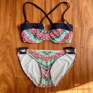 Athleta Moxie V-wire Bikini Top & Matching Bottoms- Sz 34 D/DD; M bottoms